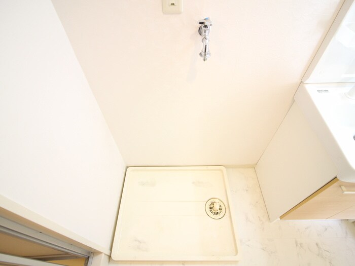 物件内観写真14　(洗濯機置場)