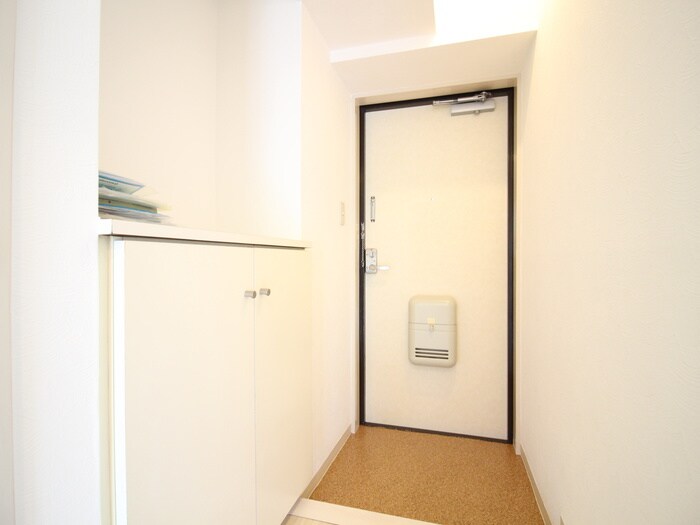 物件内観写真18　(玄関)
