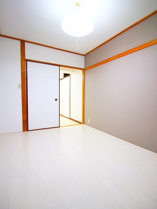 物件内観写真5　(居室)