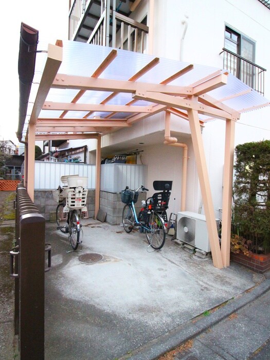 物件外観写真3　(駐輪場)