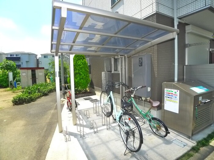 物件外観写真2　(駐輪場)