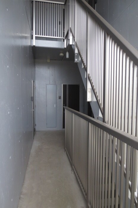 物件外観写真4　(エントランス部分)