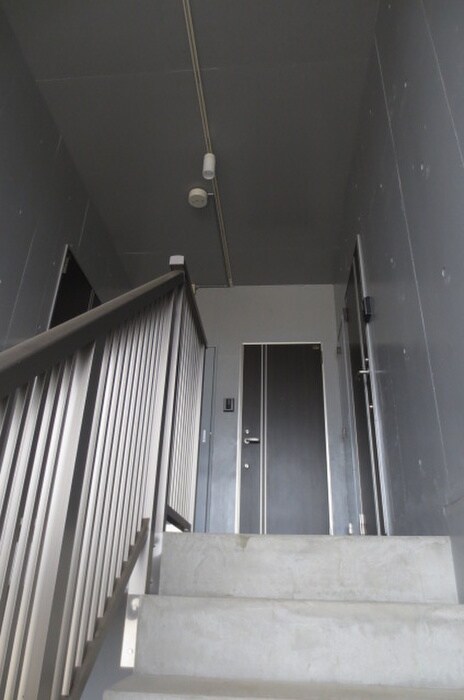 物件外観写真6　(エントランス部分)