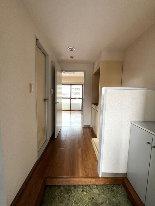 物件内観写真17　(玄関)