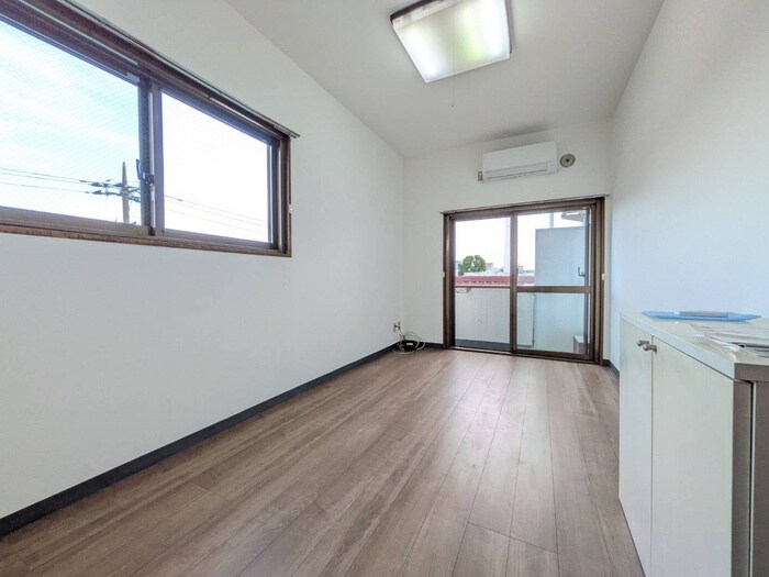 物件内観写真4　(居室)