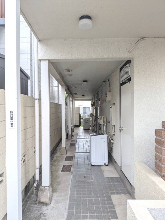 物件外観写真4　(エントランス部分)