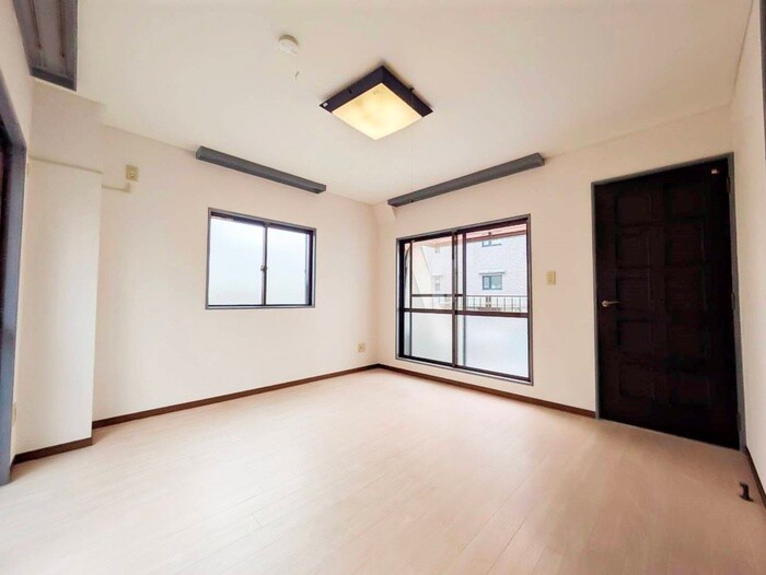 物件内観写真8　(居室)