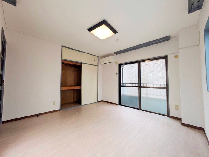 物件内観写真9　(居室)