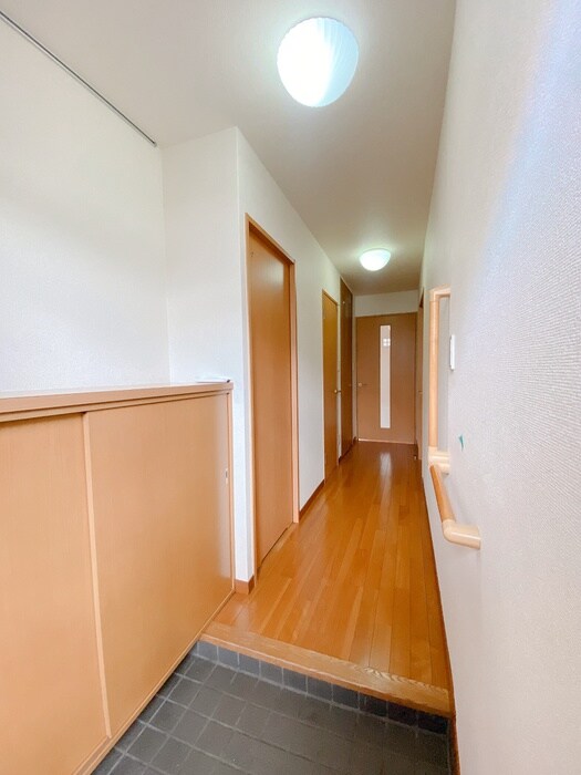 物件内観写真14　(廊下)