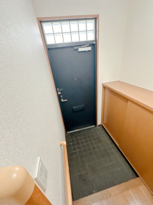物件内観写真16　(玄関)