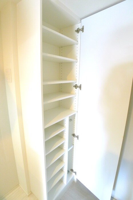 物件内観写真10　(靴箱)