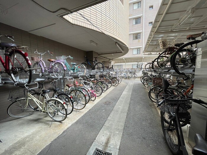 物件外観写真3　(駐輪場)