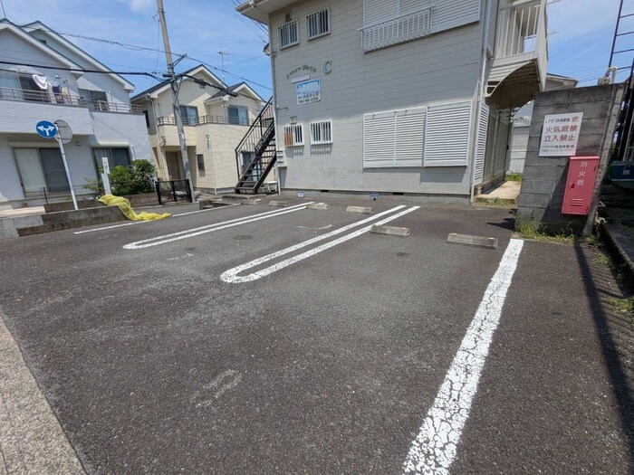 物件外観写真6　(駐車場)