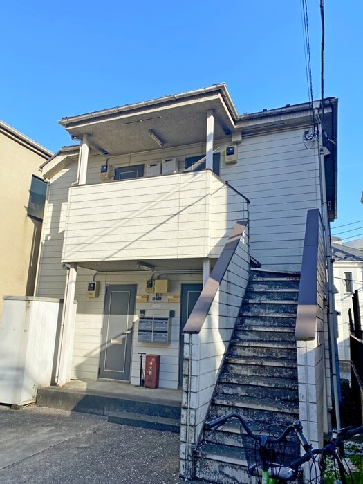 物件外観写真2　(エントランス部分)