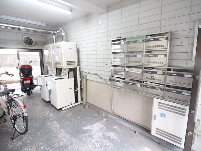 物件外観写真4　(駐輪場)