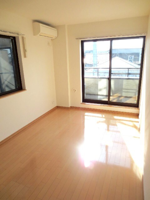 物件内観写真9　(居室)