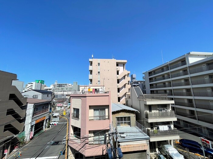 物件内観写真16　(室内からの展望)