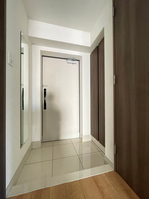 物件内観写真18　(玄関)