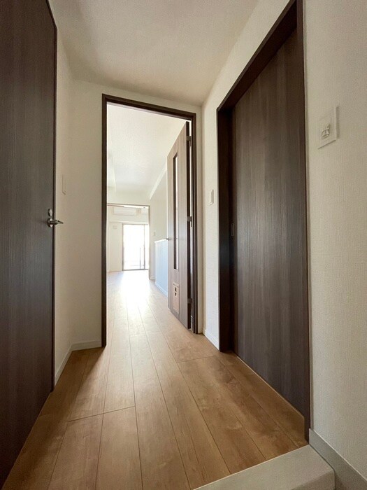 物件内観写真19　(廊下)