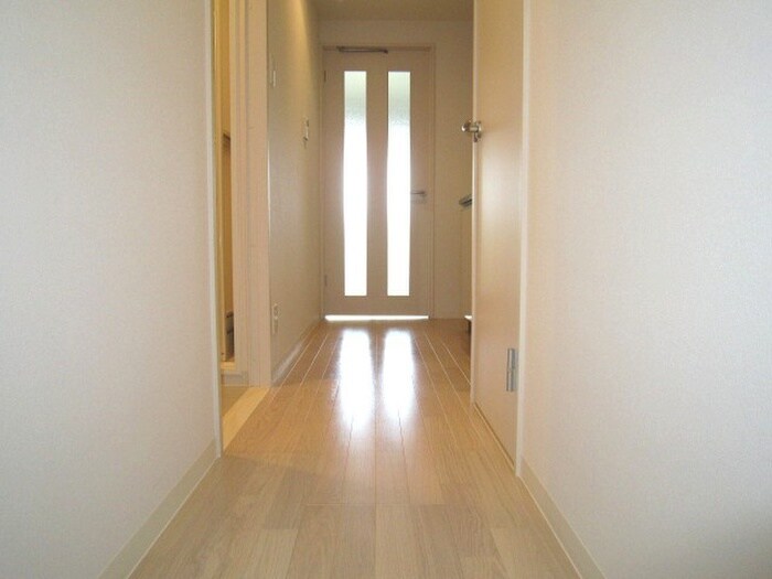 物件内観写真8　(廊下)