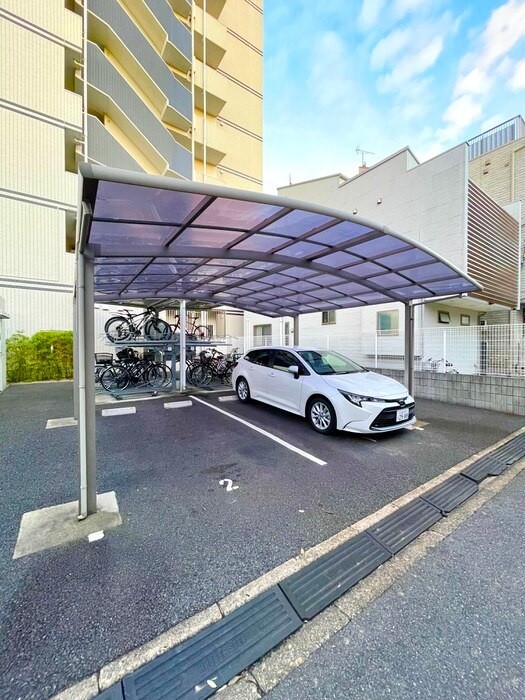 物件外観写真6　(駐車場)