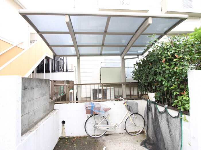 物件外観写真5　(駐輪場)