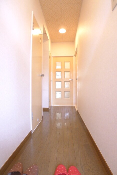 物件内観写真6　(玄関)