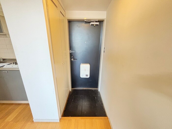 物件内観写真7　(玄関)