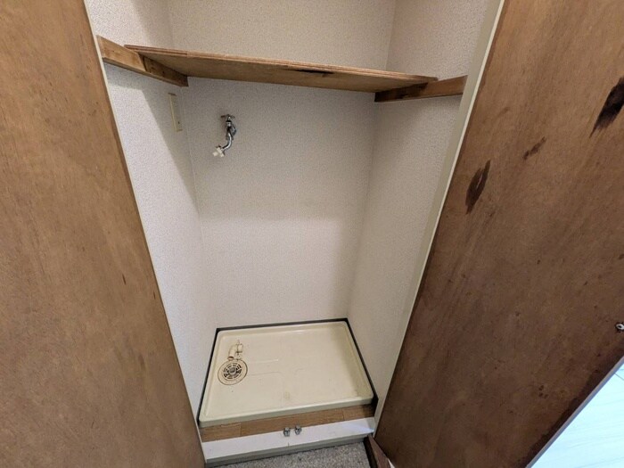 物件内観写真13　(洗濯機置場)