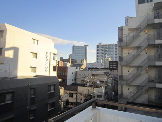 物件内観写真16　(室内からの展望)