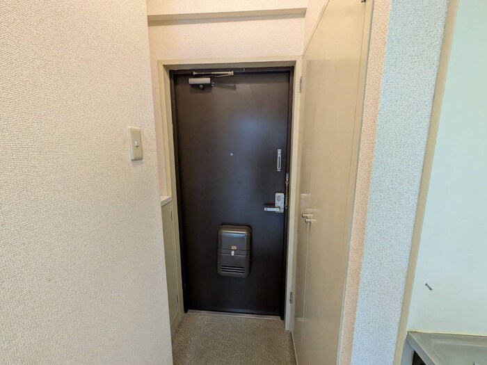 物件内観写真17　(玄関)