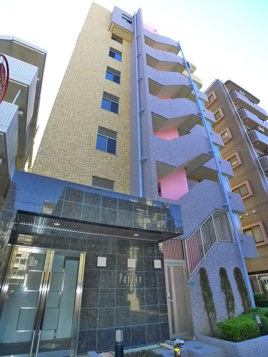 物件外観写真2　(エントランス部分)