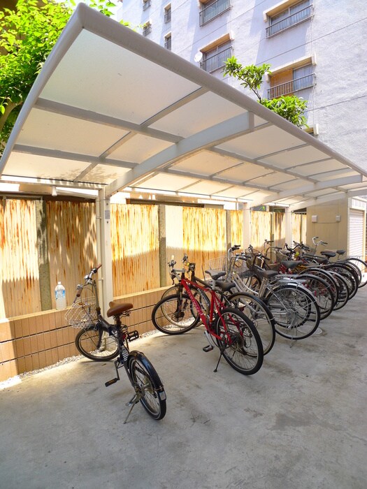 物件外観写真3　(駐輪場)