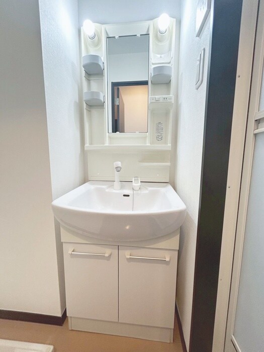 物件内観写真11　(洗面)