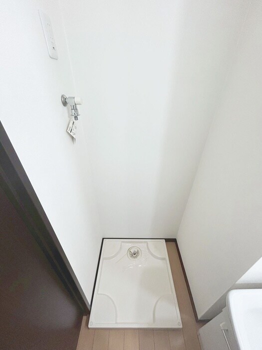 物件内観写真12　(洗濯機置場)