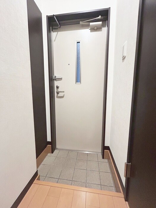 物件内観写真17　(玄関)