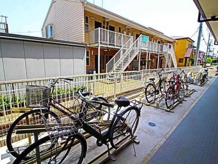 物件外観写真3　(駐輪場)