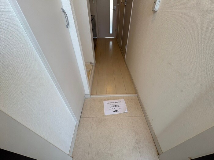 物件内観写真16　(玄関)