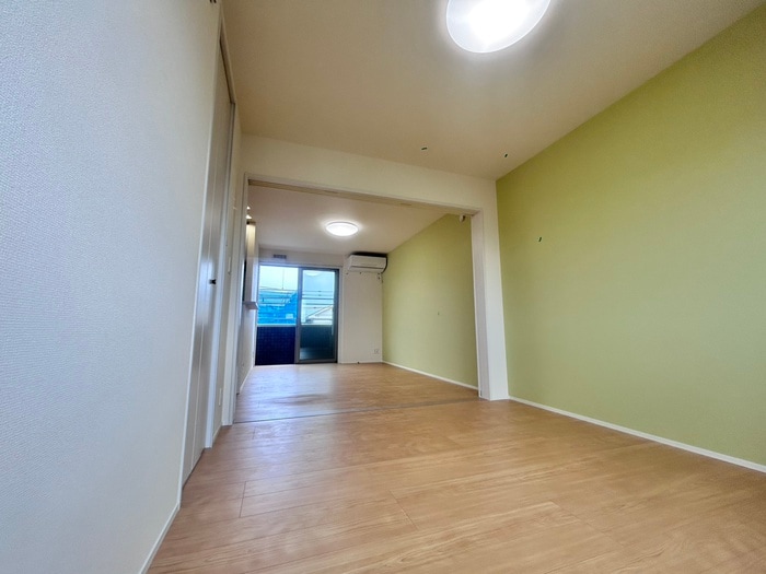 物件内観写真3　(居室)