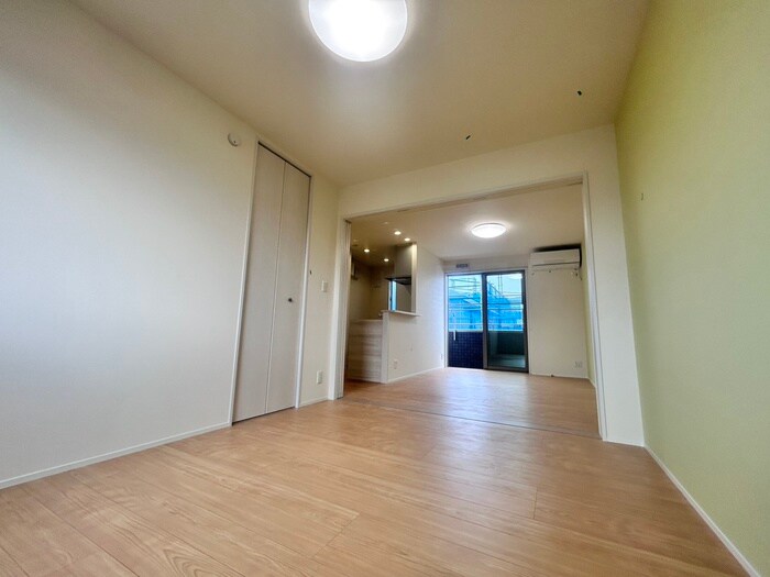 物件内観写真4　(居室)