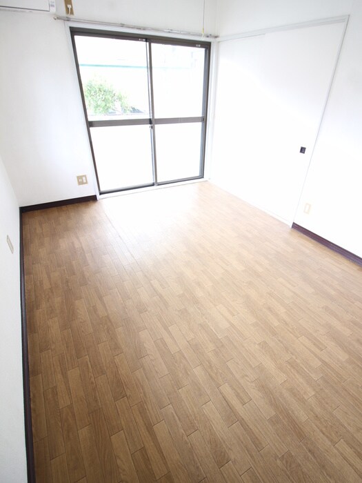 物件内観写真3　(居室)