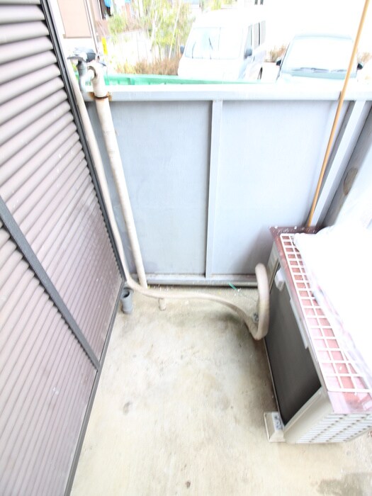 物件内観写真16　(洗濯機置場)