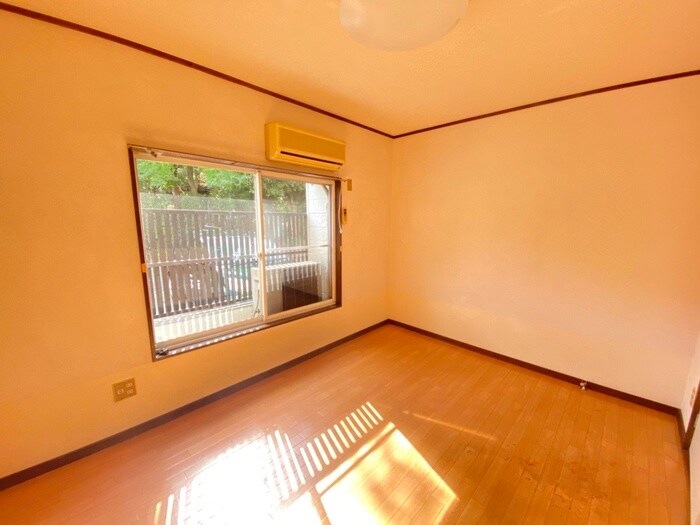 物件内観写真8　(居室)