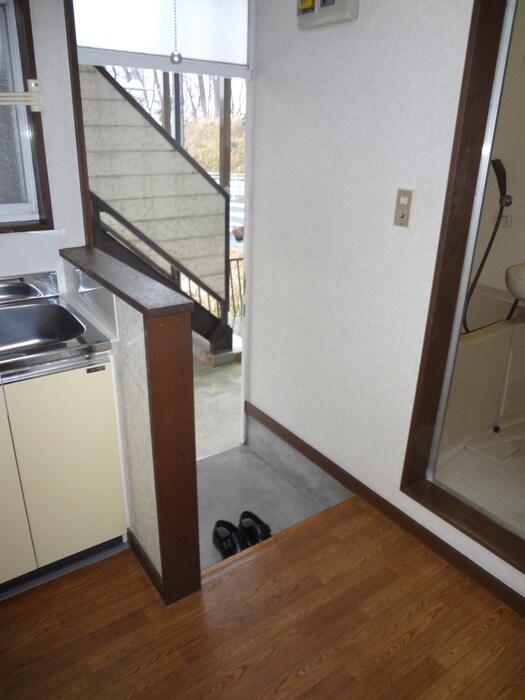 物件内観写真12　(玄関)