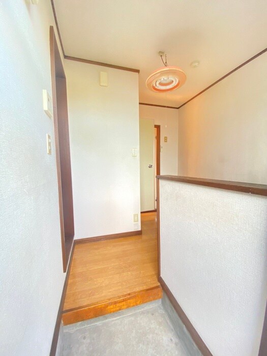 物件内観写真18　(廊下)