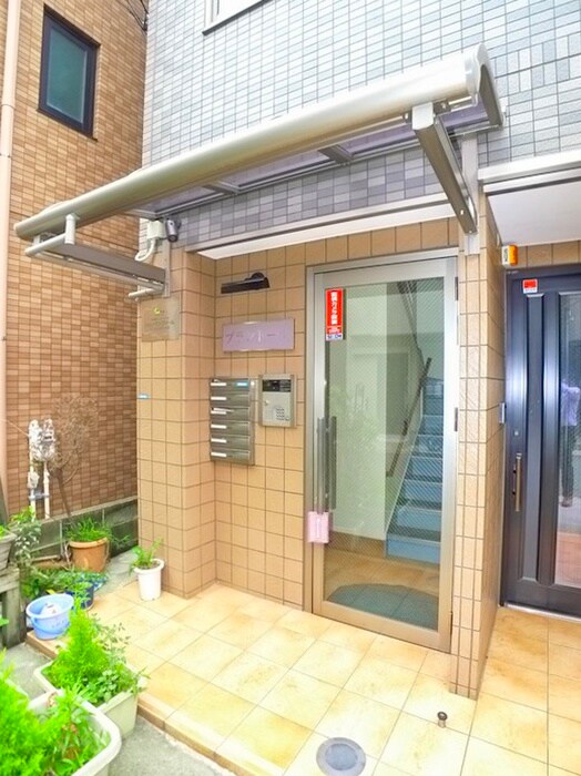 物件外観写真5　(エントランス部分)