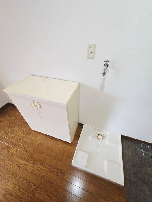 物件内観写真14　(洗濯機置場)