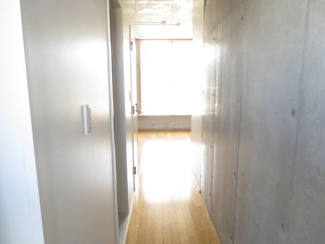 物件内観写真14　(廊下)