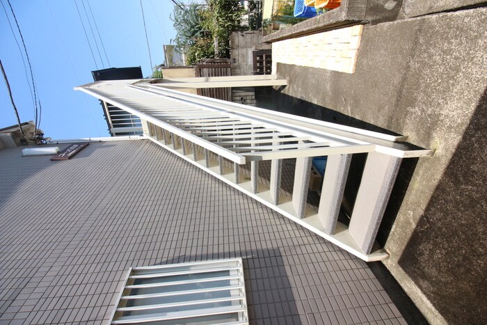 物件外観写真5　(エントランス部分)