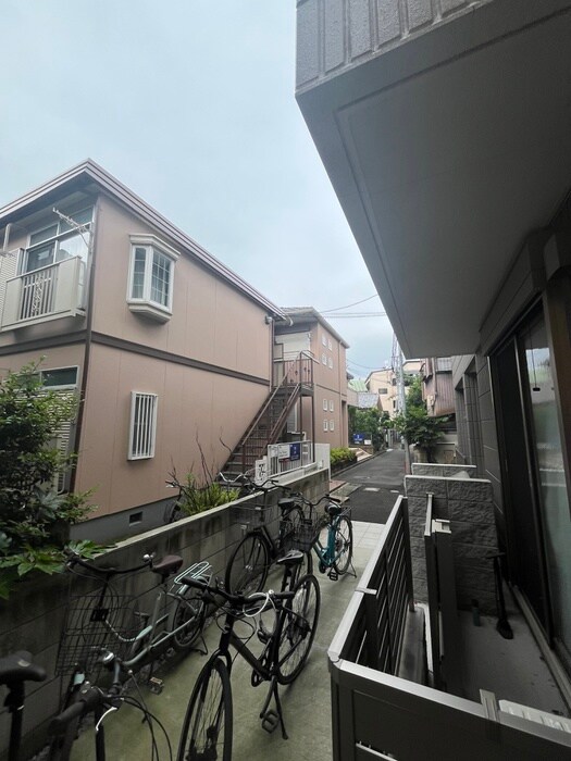 物件内観写真12　(室内からの展望)